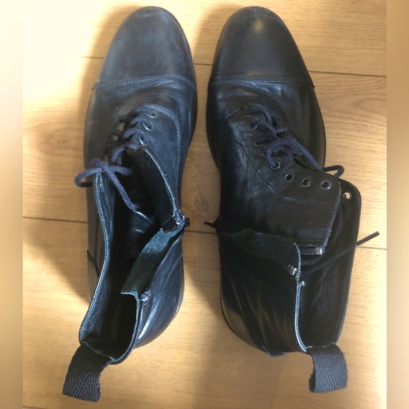 Hugo Manuel Leather Boots - Picture 2 of 3